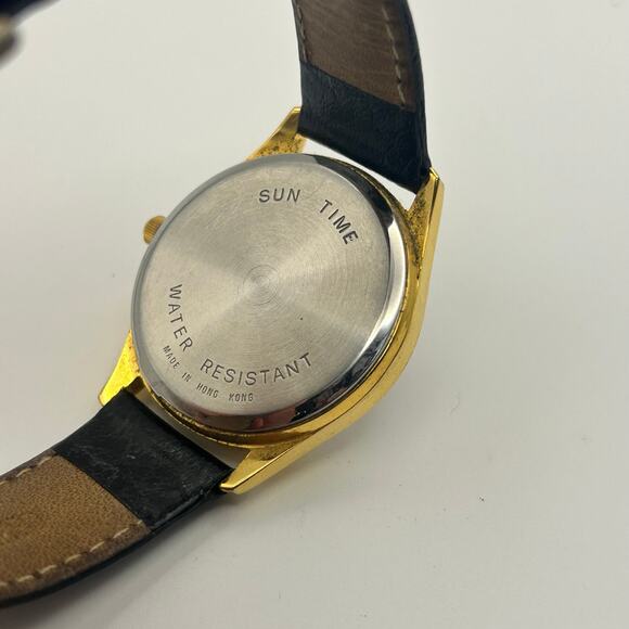 ISU Gold Tone Black Leather Women’s Watch Working New Battery - Picture 6 of 8